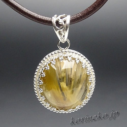 大きなゴールドルチルクォーツのアンティーク風レーシーペンダント 6枚目の画像