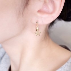 ホワイト◇ゆらゆらスティックパールピアス or イヤリング 【14kgf