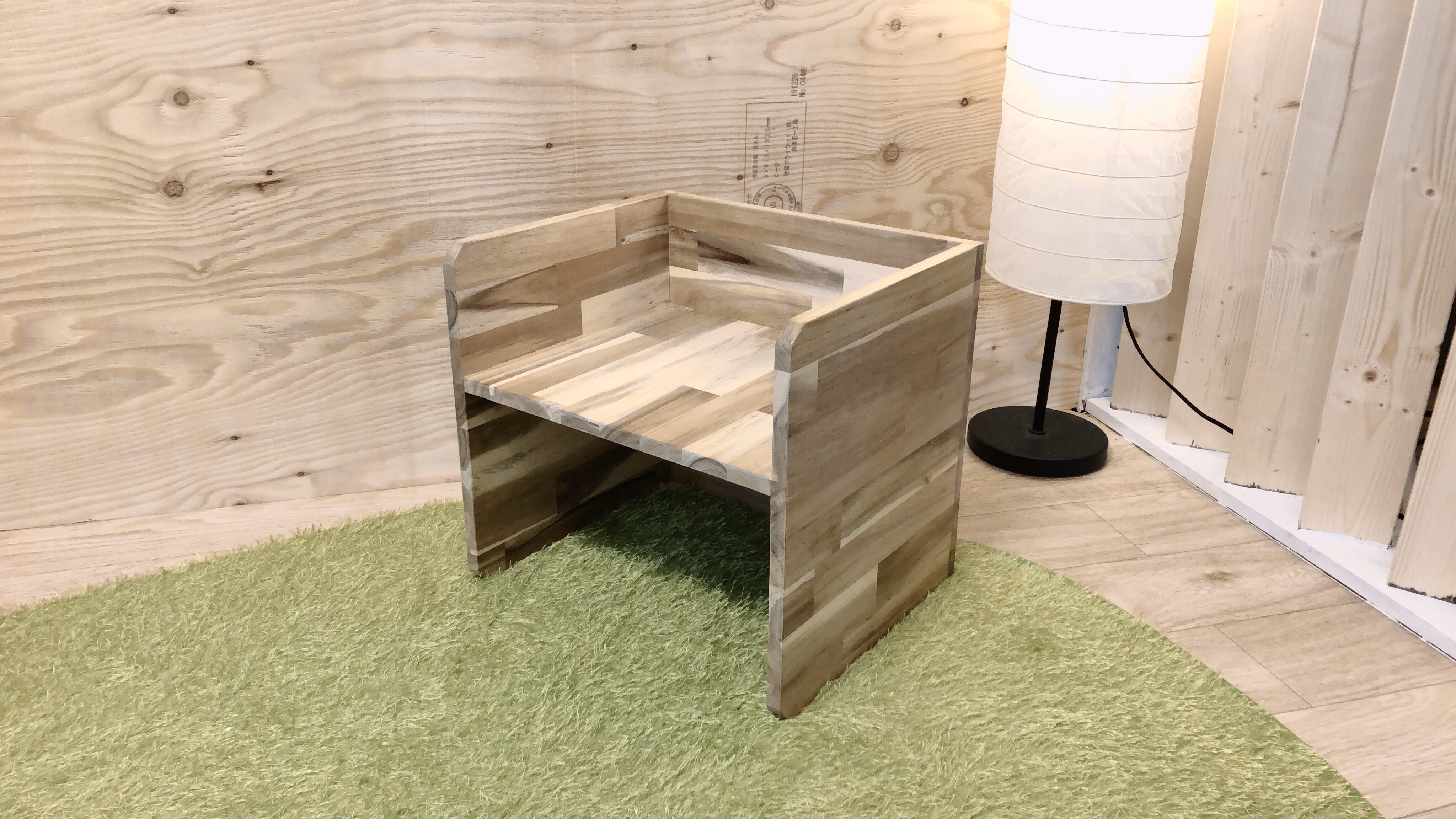 子供イス　サイドテーブル　ローテーブル