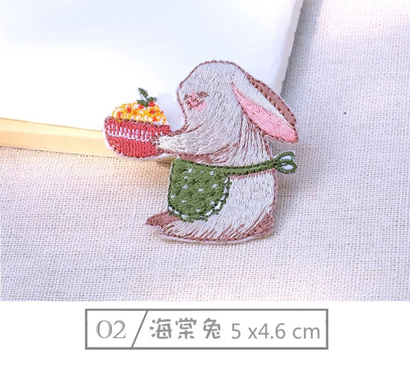 【1枚】『可愛いグレイのうさぎちゃんのワッペン～タイプ②』刺繍 アップリケ 1枚目の画像