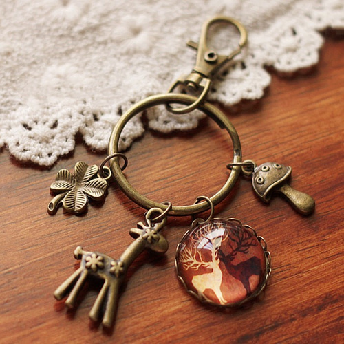 持つと幸運になる木の葉マンキーホルダー 持つと幸運になる木の葉マン