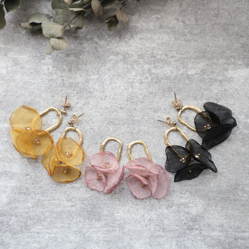 シフォンフラワー【ピアス/イヤリング】マスタード からし色 ピンク 
