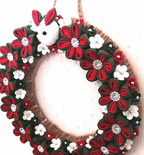 ♡クリスマスリース♡　約20cm　つまみ細工　壁飾り　うさぎ　赤×緑 2枚目の画像