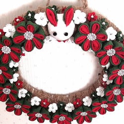 ♡クリスマスリース♡　約20cm　つまみ細工　壁飾り　うさぎ　赤×緑 4枚目の画像