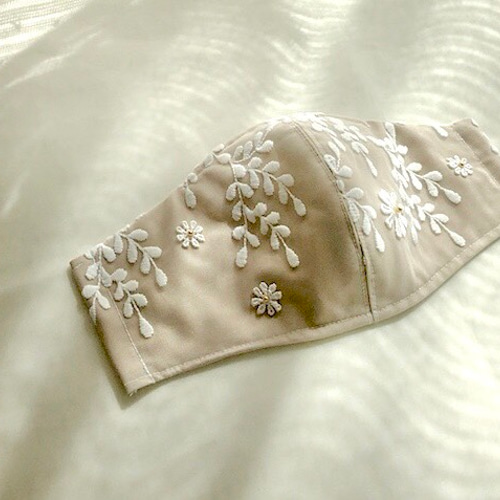 抗ウイルス生地使用☆*°刺繍チュールレースの女優マスク ベージュ 