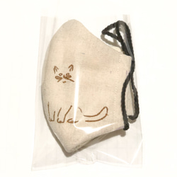 猫の刺繍入り夏マスクA　リネンコットン×冷感ガーゼ 3枚目の画像