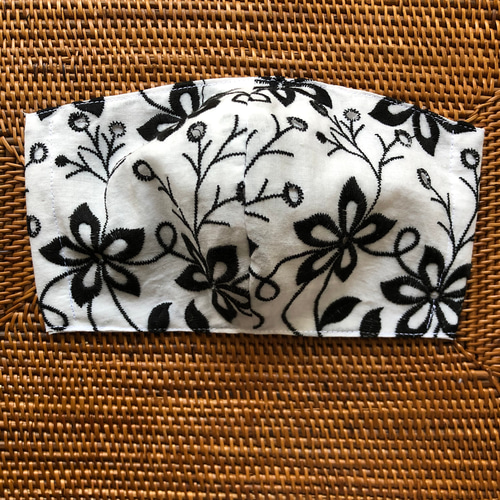 即納！白地に黒花柄刺繍マスク 布マスク ジャスミン 通販 10945625