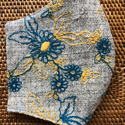 ラスト1  上質リネンに花柄刺繍マスク 2枚目の画像