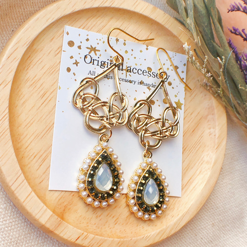 931. ゴールド結び×ドロップビジュー ピアス/イヤリング ピアス 