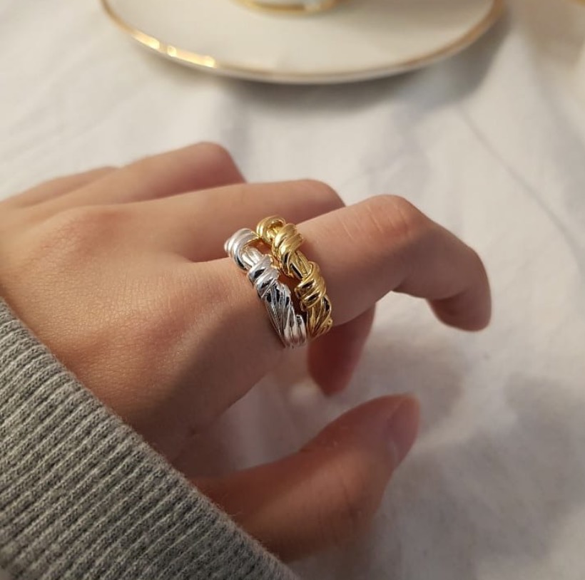 ☆ツイスト(twist) Ring オープンリング 指輪 フリーサイズ ☆R2734