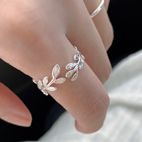 全体型 ❊ 月桂樹ラッキーモチーフリングsilver925 ❊身につけて 全体型 ❊ 月桂樹ラッキーモチーフリングsilver925 ❊身につけて