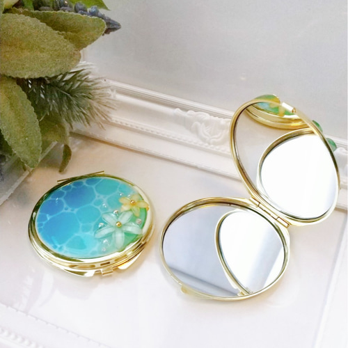 海のハンドミラー 花 水面 手鏡 レジン 手鏡 しっぽ工房 通販 8891959