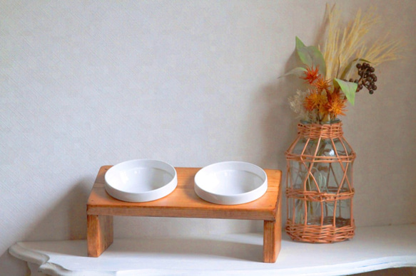 ペットフードツイン陶器ボウル＊ペット用　厚板ななめ角度付きテーブル＊ペット食卓＊ 3枚目の画像