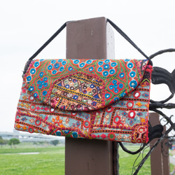インドの母の手作りパッチワークバッグ、背面に運ぶことができます 1枚目の画像