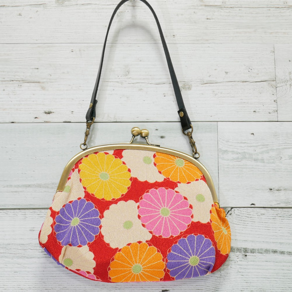 和柄でかわいい！ちりめんがま口バッグ ちょっとしたお出かけに♪ 菊