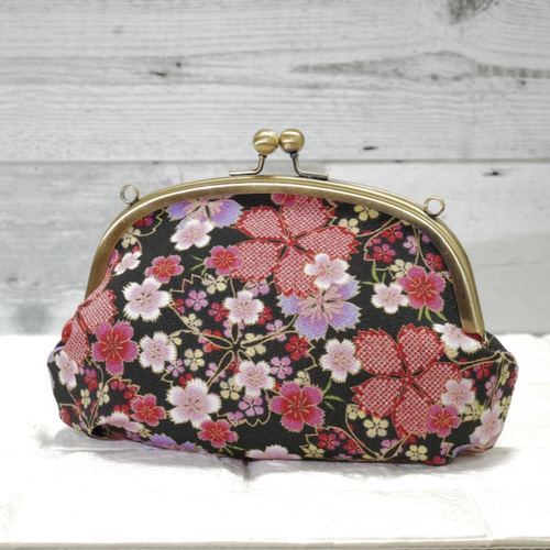 和柄でかわいい!ちりめんがま口バッグ ちょっとしたお出かけに 和柄でかわいい!ちりめんがま口バッグ ちょっとしたお出かけに
