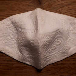 綿レース(ペイズリー柄)とダブルガーゼ(白)の立体マスク(Lサイズ) 3枚目の画像