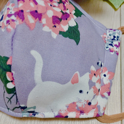 【夏マスク】接触冷感生地大人用マスク 1枚売り(紫陽花と白猫) 2枚目の画像