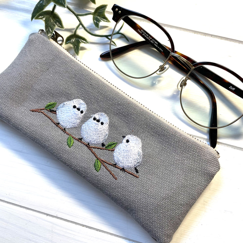 色が選べる！ペンケースにもソフトメガネケースにも。シマエナガ刺繍