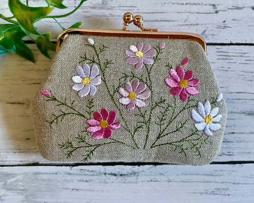 新色追加！（両面刺繍）コスモス 二つ折の札が入る がま口薄型 カード