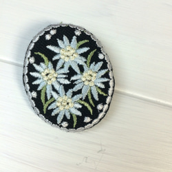 刺繡ブローチ　リネン　エーデルワイス 1枚目の画像