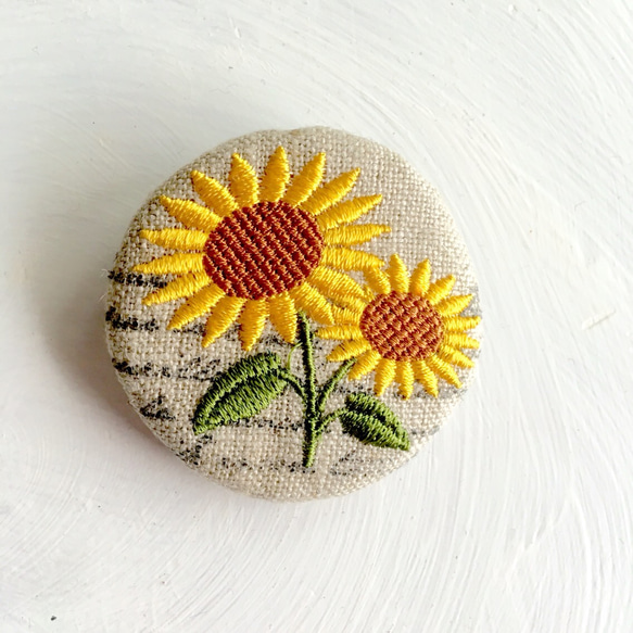リネン ひまわり刺繍のブローチb ブローチ Le chat en argent 銀猫