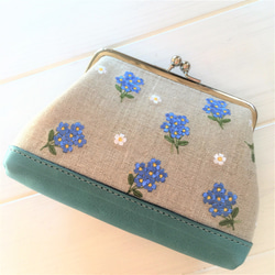 刺繡がまぐち　忘れな草　リネン×革　A 1枚目の画像