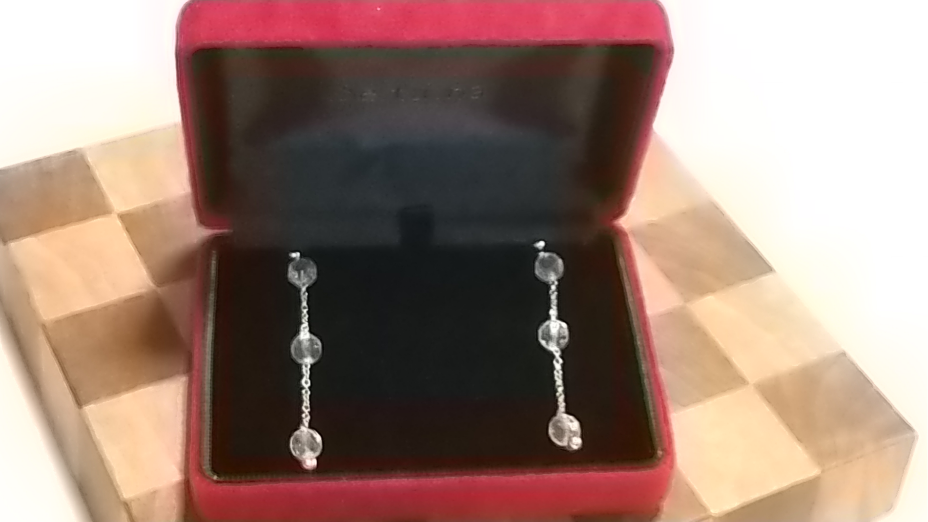 水晶カットのシンプル～だけど～存在感ありありのピアス(*^^*)おすすめ