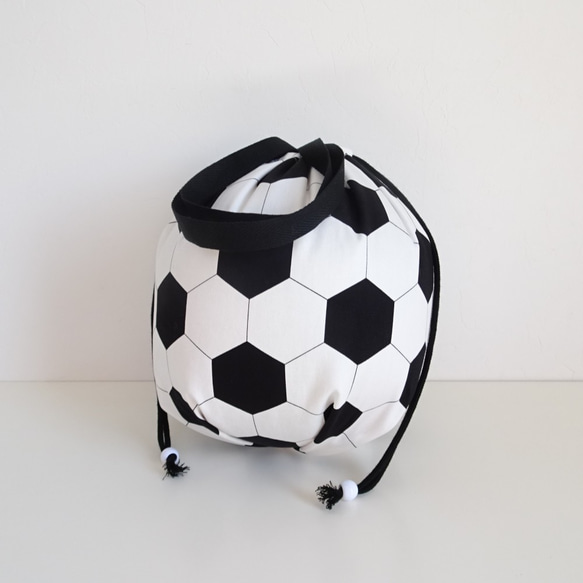 【白×黒】サッカーボール柄のボール入れ《直径23cm》 人気・おすすめ｜売れ筋商品・話題商品におすすめ コスパ重視 安心配送 国内発送・正規流通商品