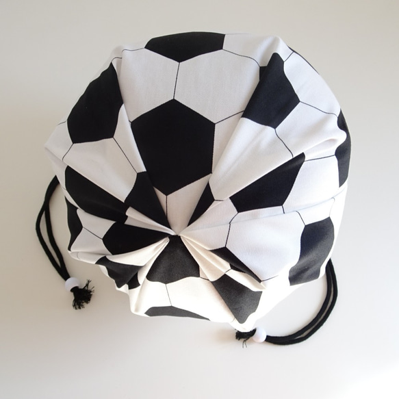 【白×黒】サッカーボール柄のボール入れ《直径23cm》 人気・おすすめ｜売れ筋商品・話題商品におすすめ コスパ重視 安心配送 国内発送・正規流通商品