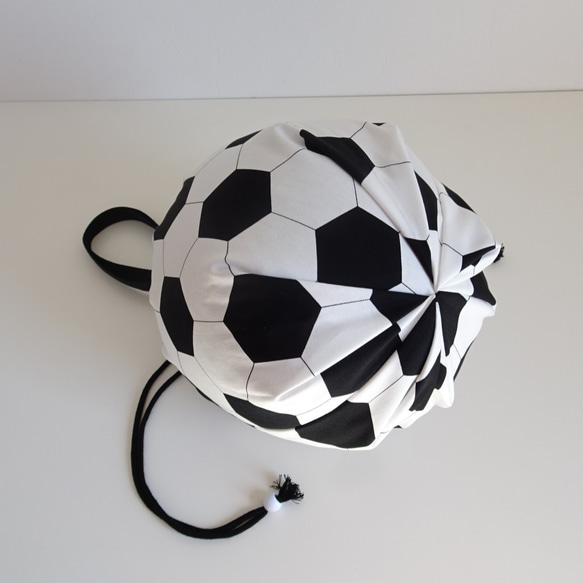 【白×黒】サッカーボール柄のボール入れ《直径23cm》 人気・おすすめ｜売れ筋商品・話題商品におすすめ コスパ重視 安心配送 国内発送・正規流通商品