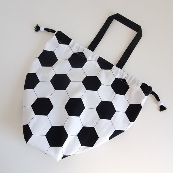 【白×黒】サッカーボール柄のボール入れ《直径23cm》 人気・おすすめ｜売れ筋商品・話題商品におすすめ コスパ重視 安心配送 国内発送・正規流通商品