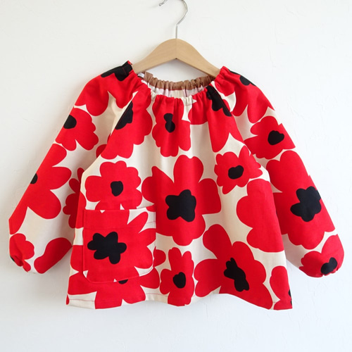 選べるサイズ・ポケット・ループ！大きな花柄スモック《レッド》80