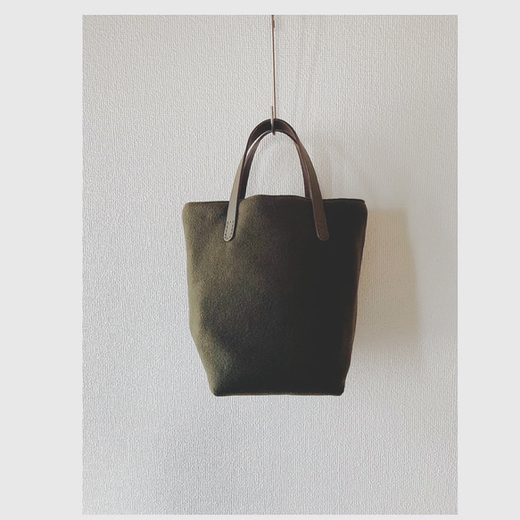 Leather handle bag 1枚目の画像