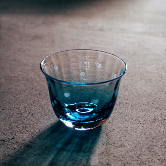 【在庫限り】ミニクラゲ 冷茶グラス ターコイズブルー 5枚目の画像