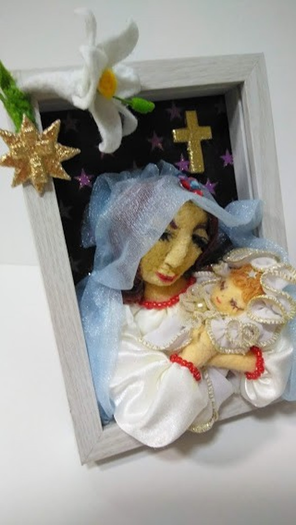 『聖母子像』額縁人形　クリスマスプレゼント　聖夜　生誕　天使ツリー　星　十字架　フェルト　　　　　　 1枚目の画像