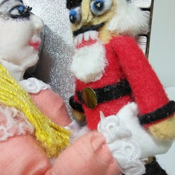『くるみ割り人形の夢』クリスマスプレゼント　　クララ　バレエ　チャイコフスキー　創作人形　額縁人形　 10枚目の画像