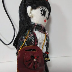 『オシャレなオフィスレディー』可愛い　創作人形　プレゼント　黒髪　ドールチャーム　バックチャーム　オシャレな黒髪美人 3枚目の画像
