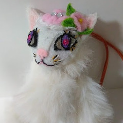 『白猫ペルシャ』猫の縫いぐるみ　プレゼント　 CATSなキャスト：グリドルボーンをイメージ　バックチャーム　縫いぐるみ 2枚目の画像