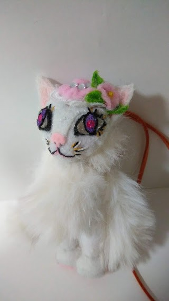 『白猫ペルシャ』猫の縫いぐるみ　プレゼント　 CATSなキャスト：グリドルボーンをイメージ　バックチャーム　縫いぐるみ 2枚目の画像