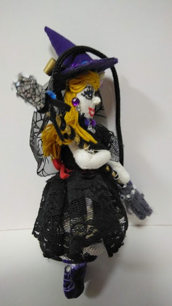 『小さな魔女さん』魔女人形　魔法のほうき　オシャレ　プレゼント　創作人形　バックチャーム　ハロウィン 6枚目の画像