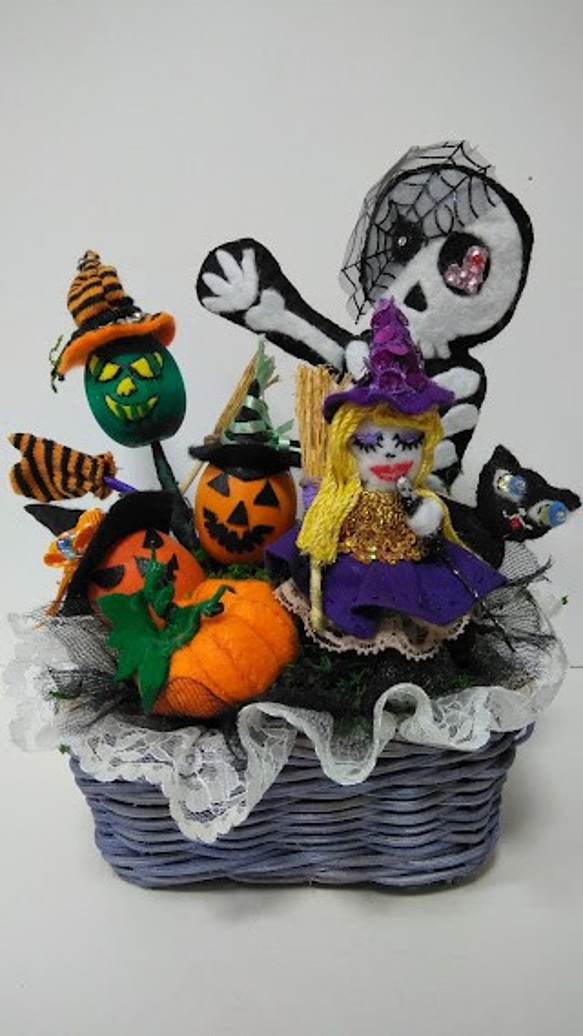 『ハロウィン盛り籠』魔女人形　カラオケ　魔法　ハロウィン　スカル　黒猫　カボチャ　案山子　パーティー　プレゼント　 1枚目の画像