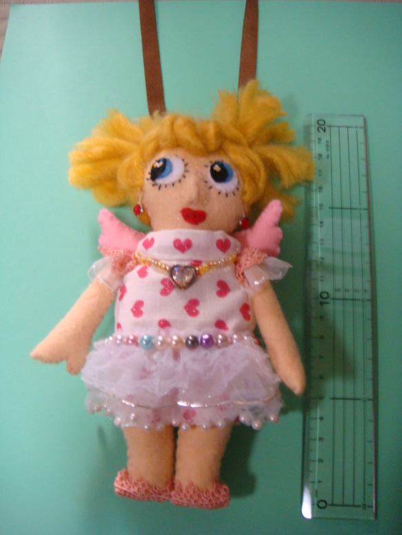 『おしゃれな天使ちゃん』 天使　バックチャーム　可愛い　エンゼル　フェルト人形　ぬいぐるみ 1枚目の画像