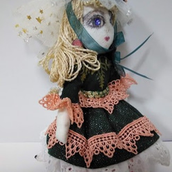 『小さな小さな淑女　マドモアゼル』創作人形　プレゼント　ロココ調　中世　アンティークドール　オシャレなぬいぐるみ 7枚目の画像