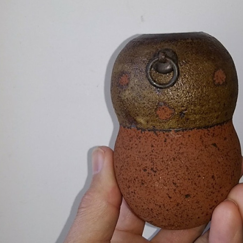 k-021 伊豆土泥化粧掛け花入れ DARUMA 一輪挿し・花瓶・花器 倉前幸徳