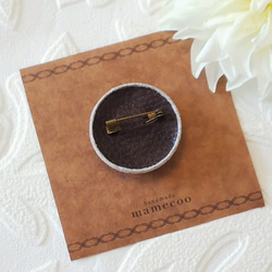手刺繍のミモザブローチ【イエロー×オレンジ/グレージュ】〈MIMOZA〉 3枚目の画像