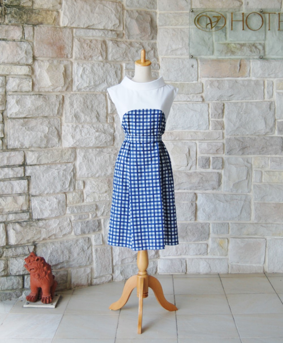 （M）藍色方格格紋兩色卷狀彩色度假前褶Dress連衣裙 第2張的照片