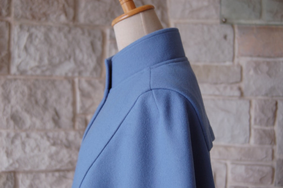 【Elegant Cape Coat】清爽優雅淡藍色立領（立領）帶背軛 第4張的照片