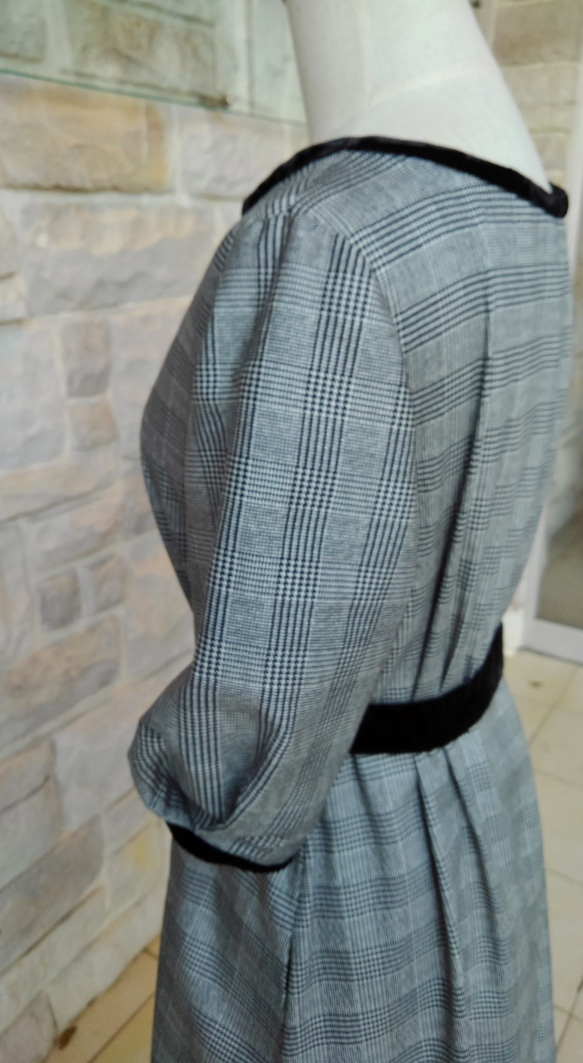 (M) クラシカルワンピース グレンチェック モノトーン コットン ワンピース 六分袖 ポケット付き 4枚目の画像