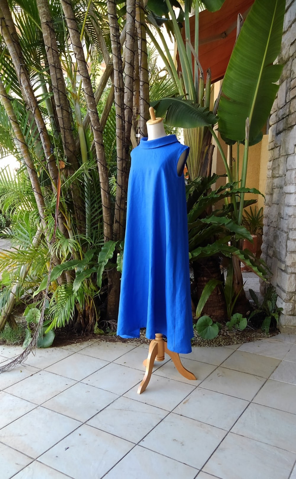 Linen Resort Long Dress Roll Color Classic Dress Royal Ocean Blu 第2張的照片